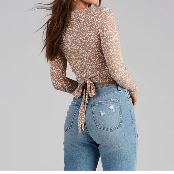 Wild Leopard Wrap Top So Cute - Picture 2 of 2